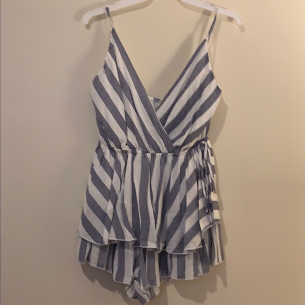 LAST 1️⃣ 😍 Cute Navy Striped Romper 😍 - Picture 3 of 4